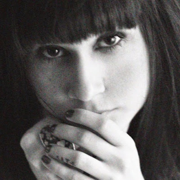 Meet your Posher, Anique - Picture 1 of 1